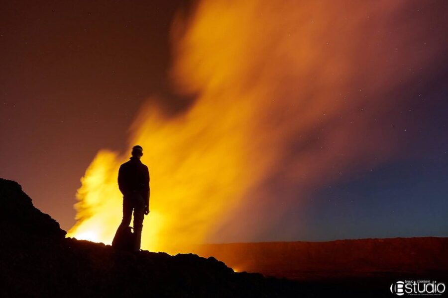 SUIVEZ L’ÉRUPTION AU JOUR LE JOUR …